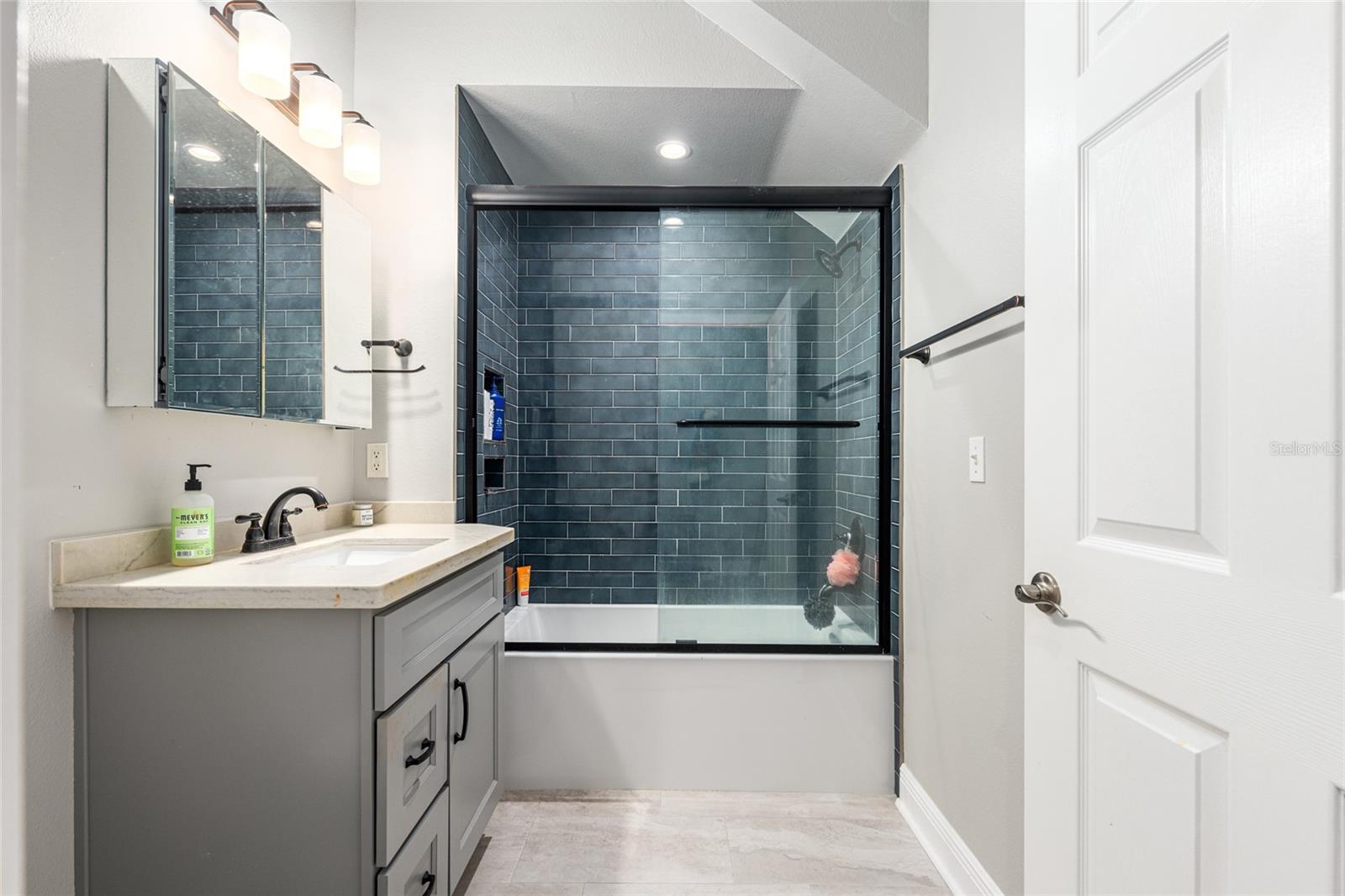 LIONSGATE CONDO - Residential