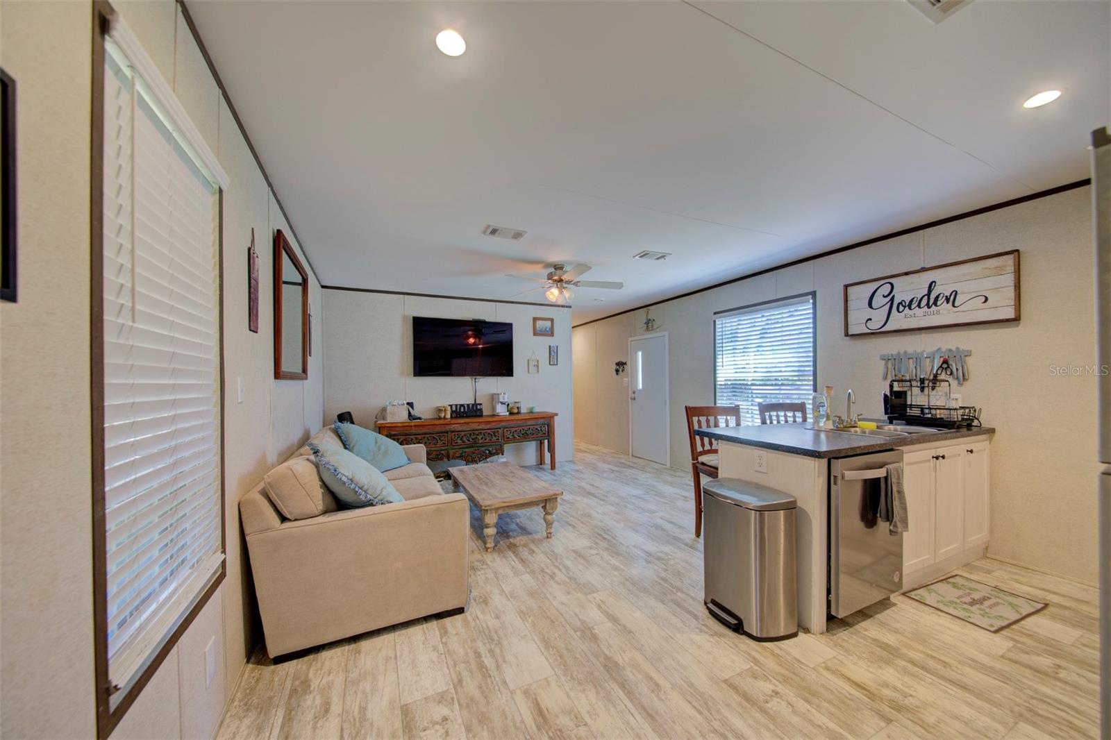 MOON LAKE ESTATES - Residential