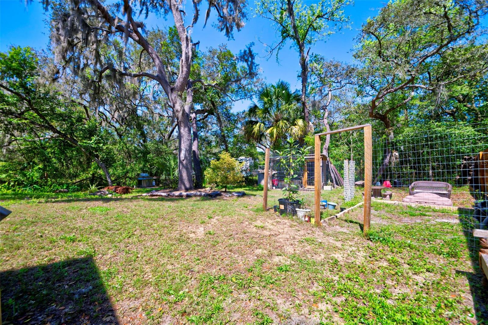 MOON LAKE ESTATES - Residential