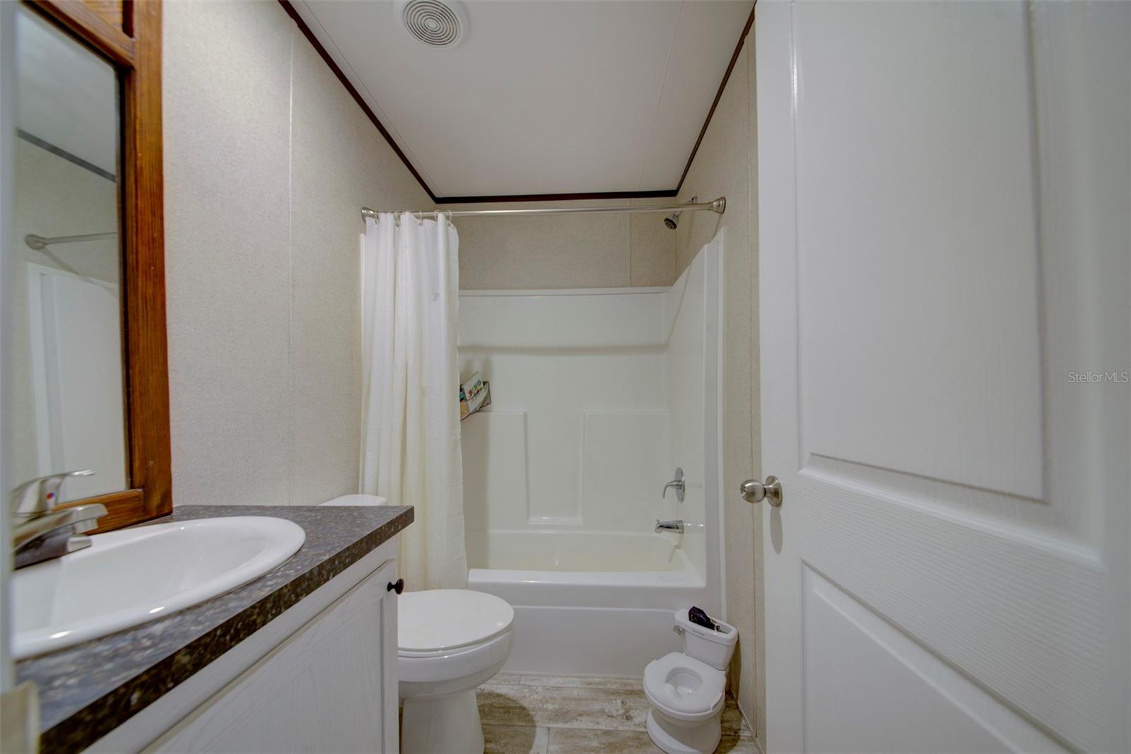 MOON LAKE ESTATES - Residential