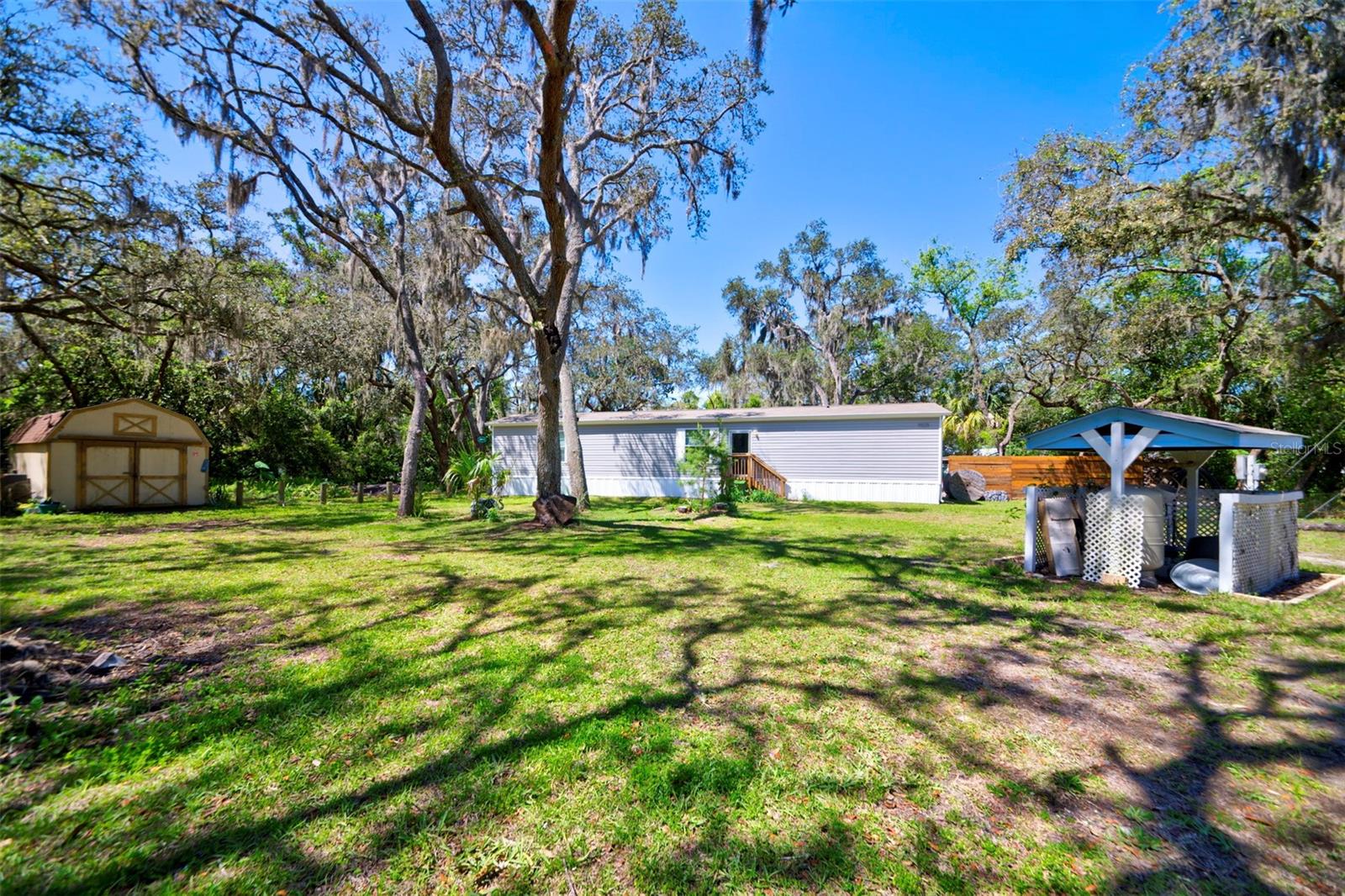 MOON LAKE ESTATES - Residential