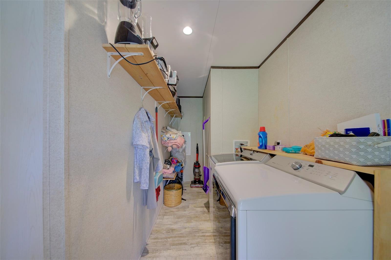 MOON LAKE ESTATES - Residential