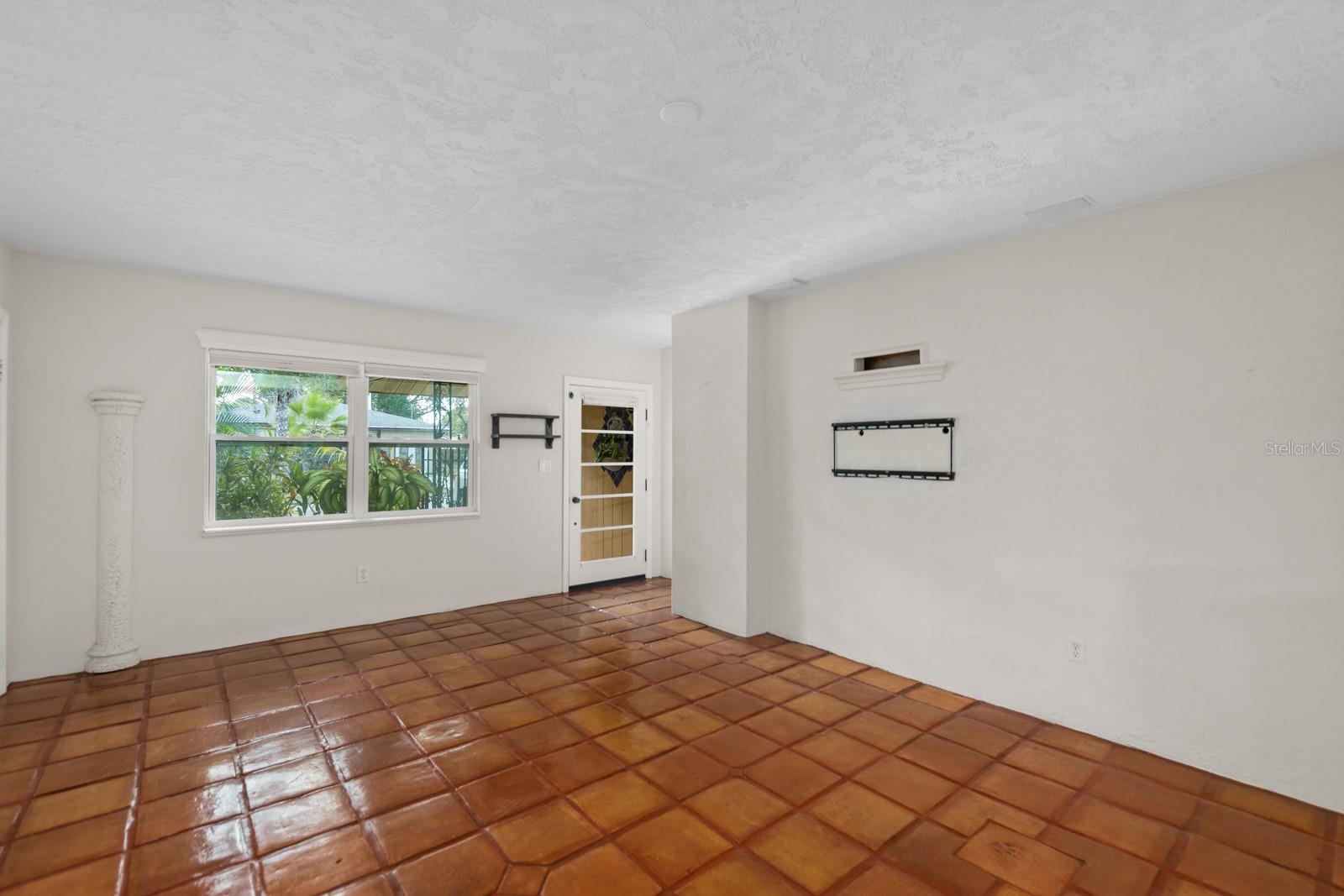 MACKLES - Residential Lease