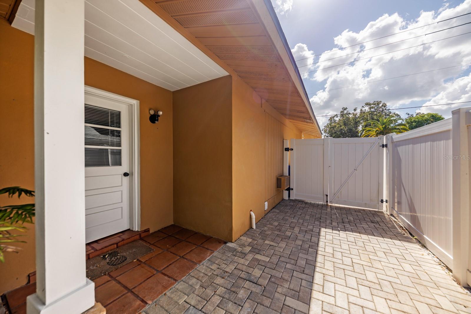 MACKLES - Residential Lease