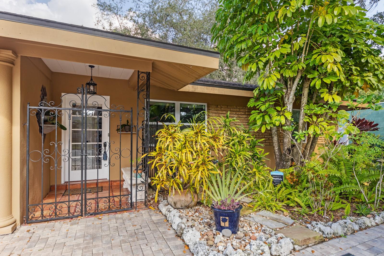 MACKLES - Residential Lease