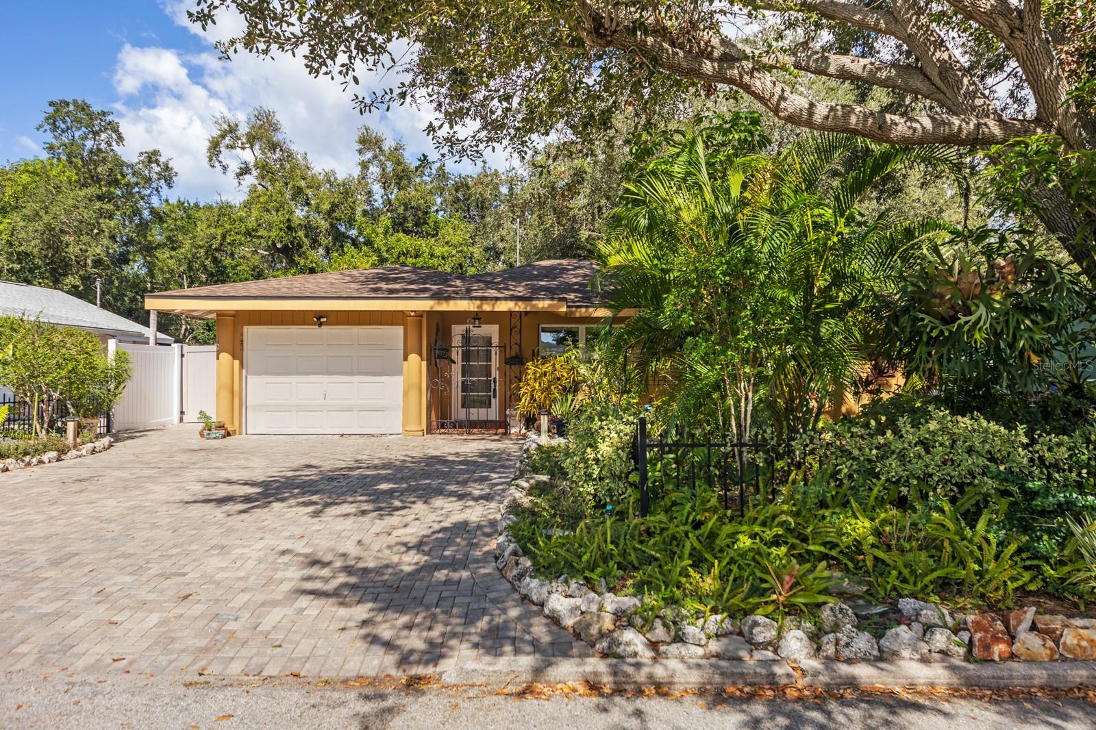 MACKLES - Residential Lease