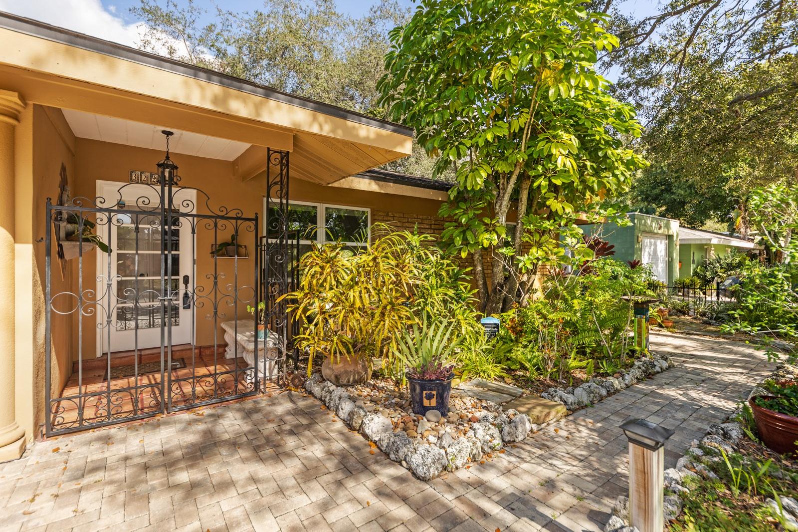 MACKLES - Residential Lease