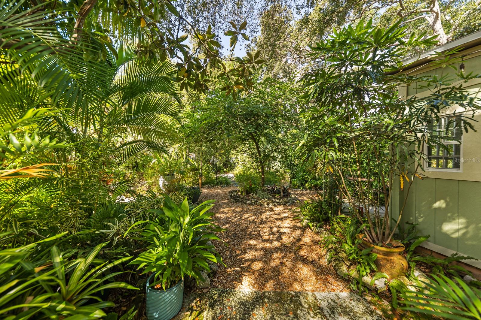 MACKLES - Residential Lease