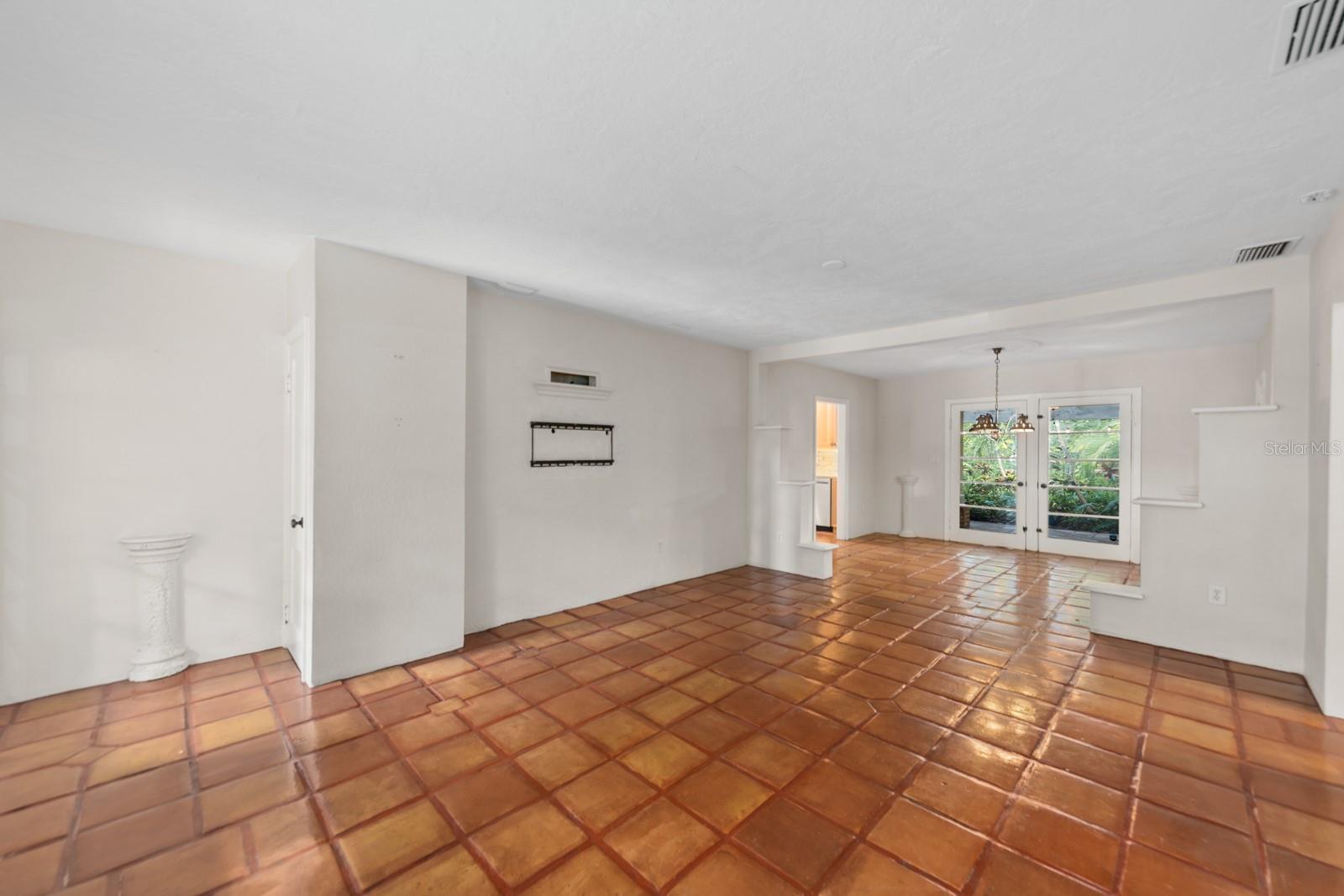 MACKLES - Residential Lease