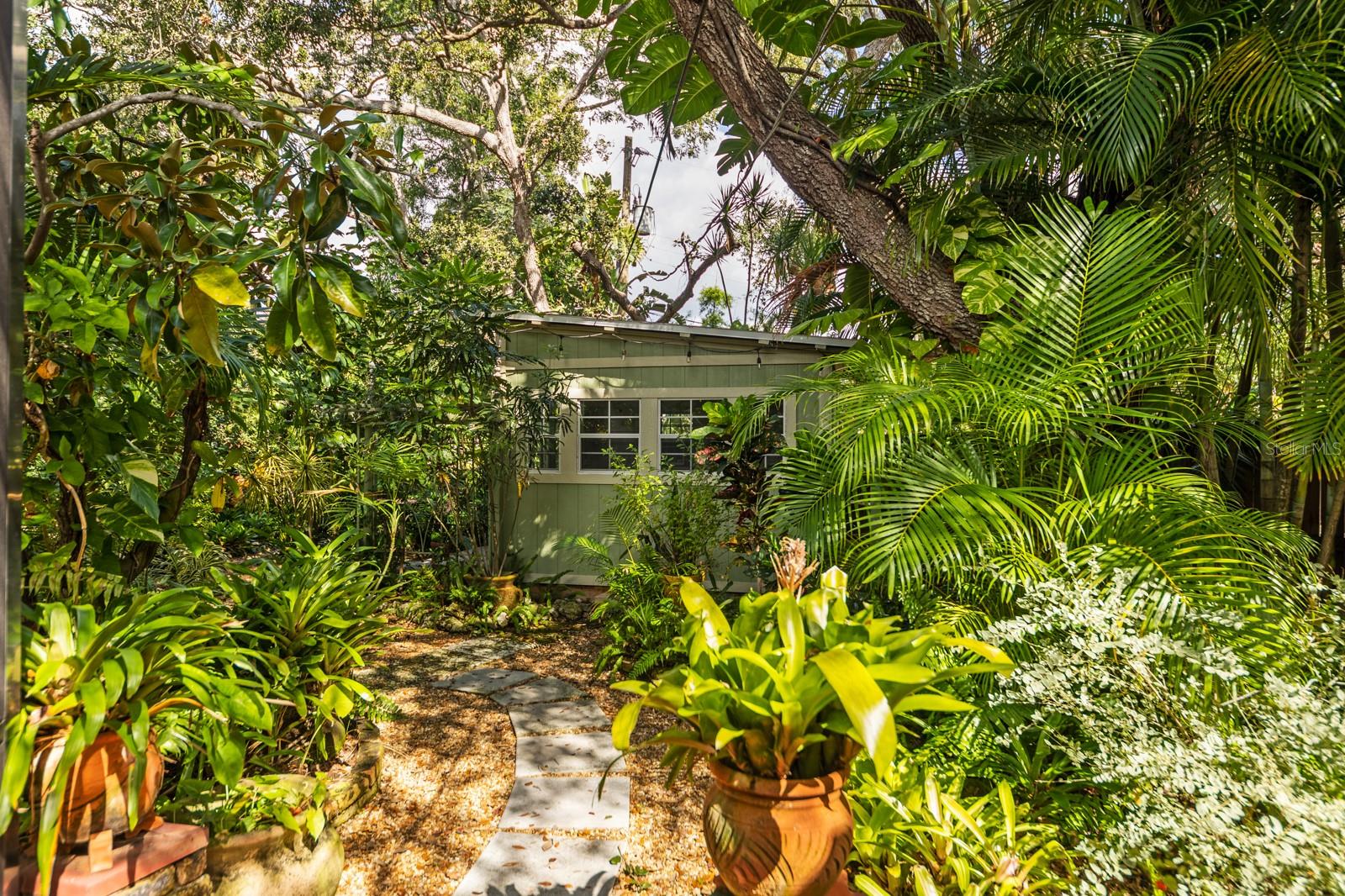 MACKLES - Residential Lease