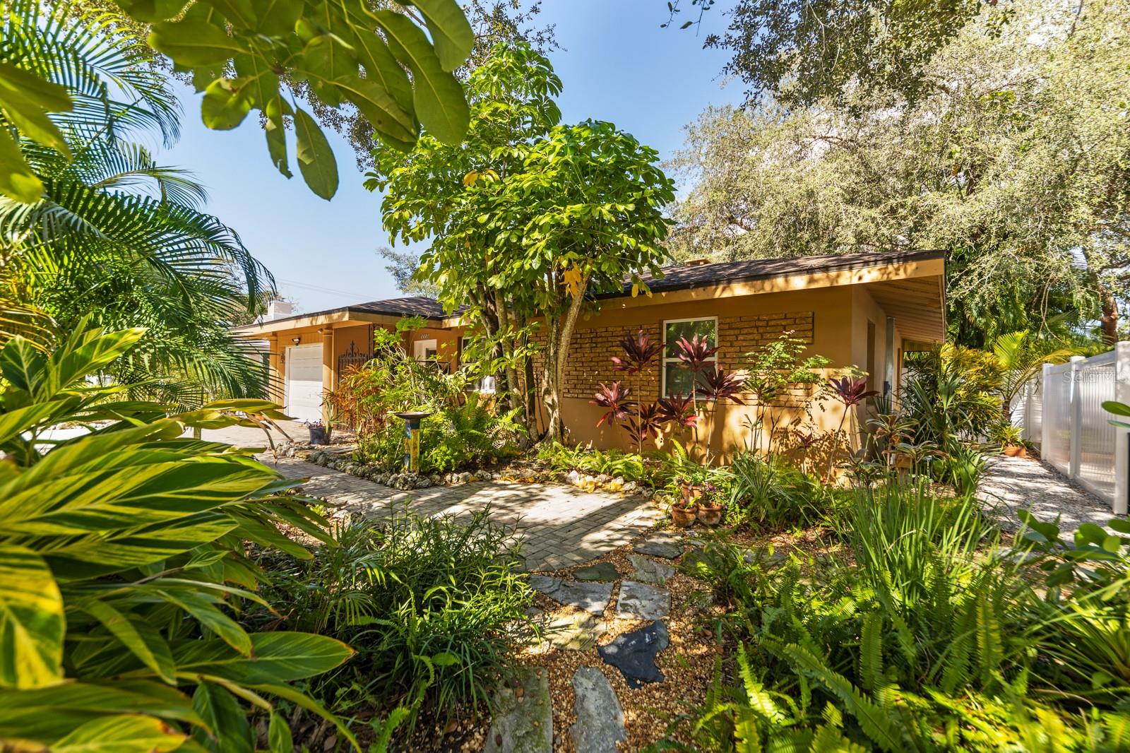 MACKLES - Residential Lease