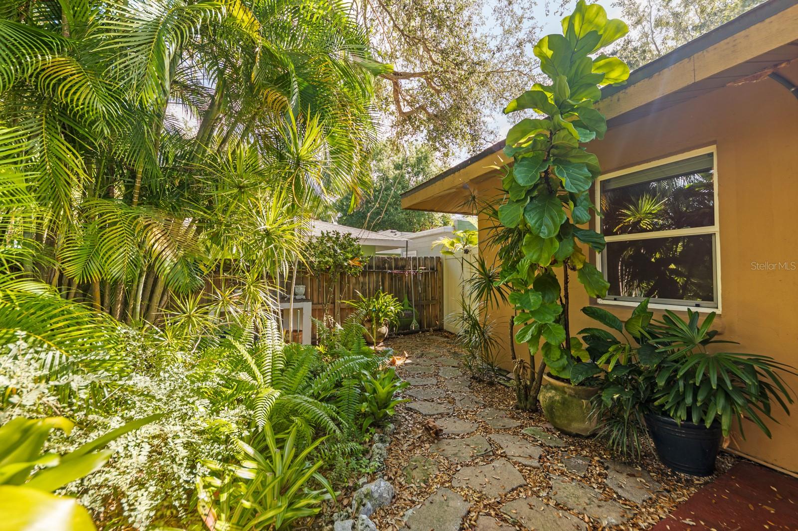 MACKLES - Residential Lease