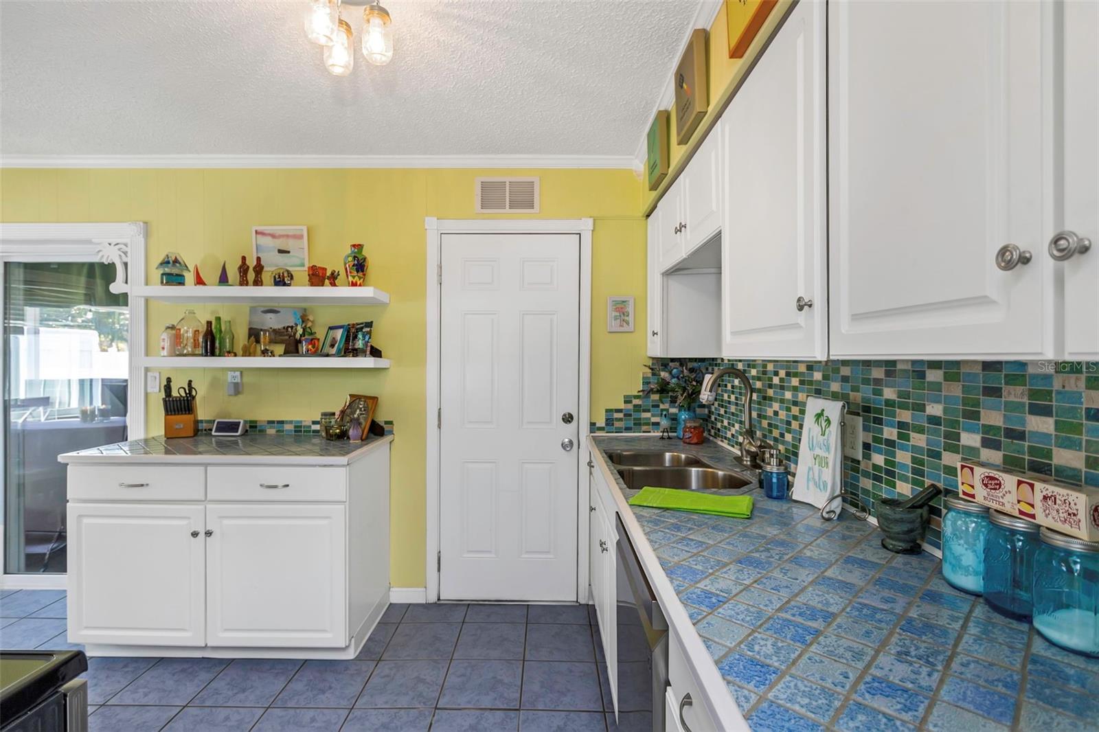 INDIAN ROCKS VILLAGE 3RD ADD - Residential