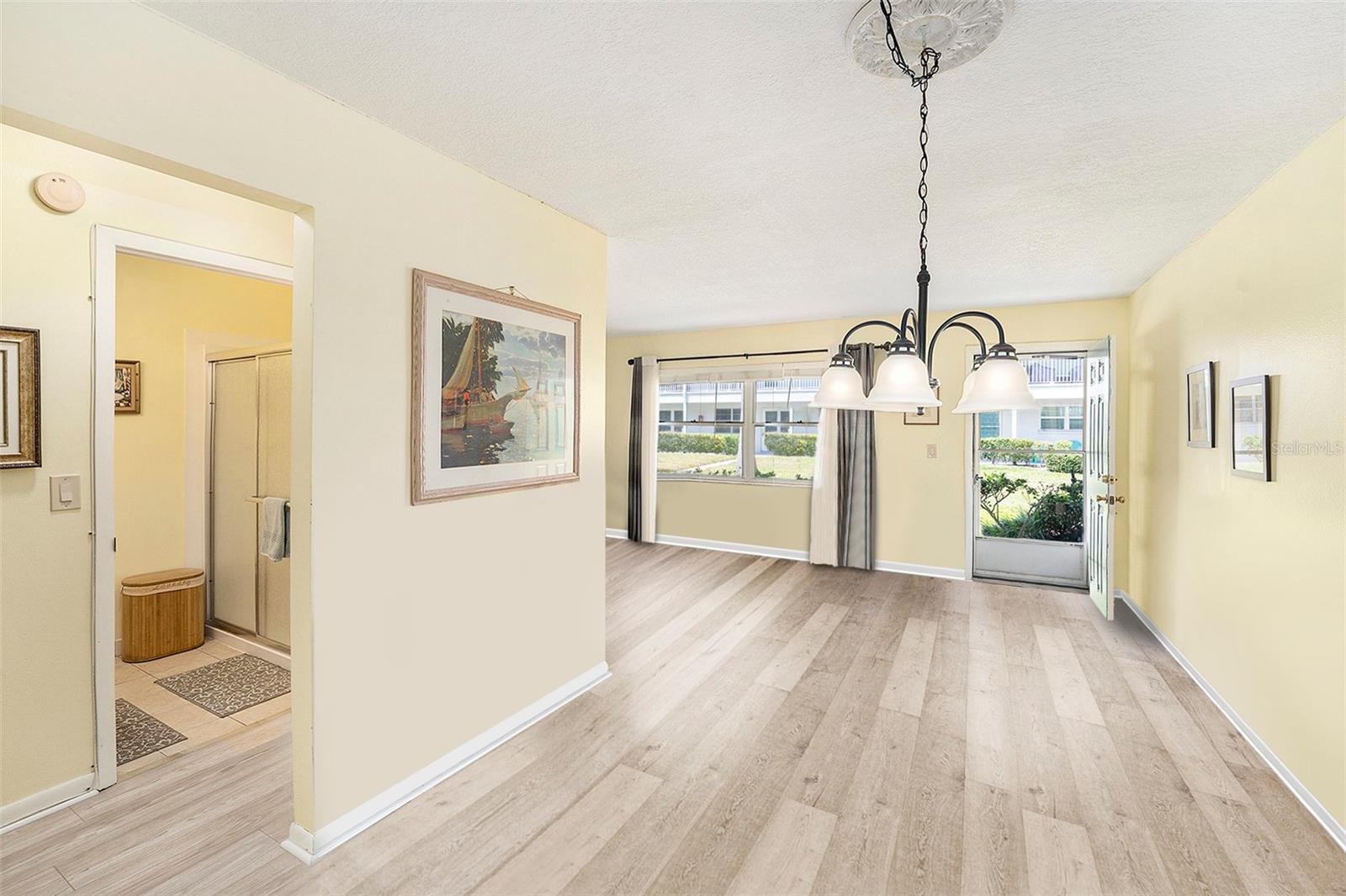 PARADISE SHORES - Residential