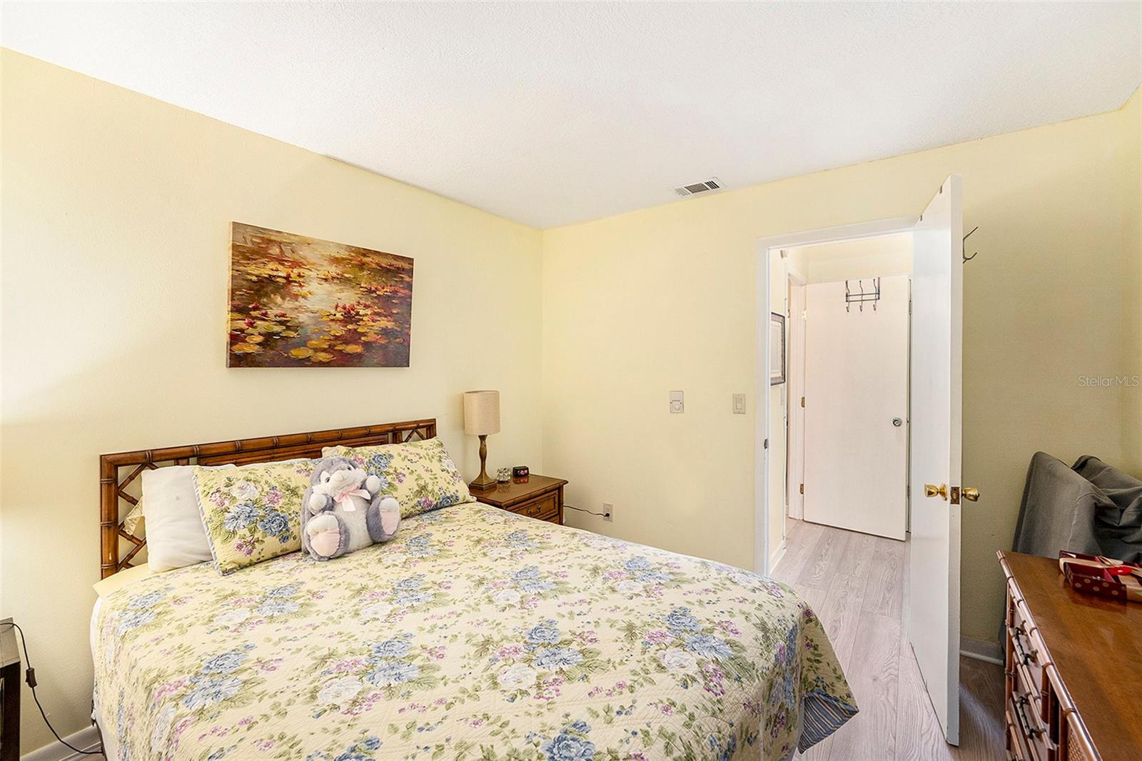 PARADISE SHORES - Residential