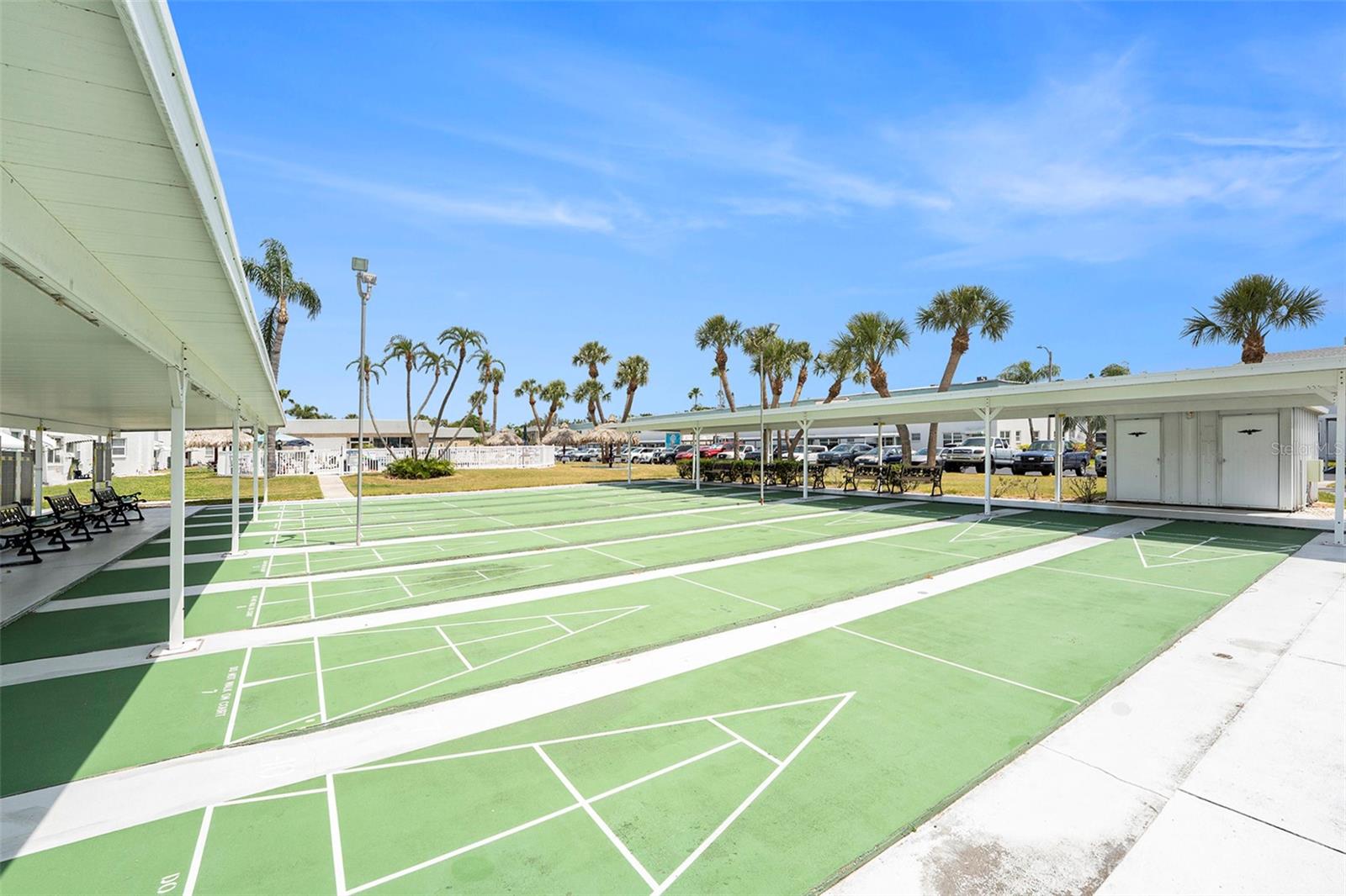 PARADISE SHORES - Residential