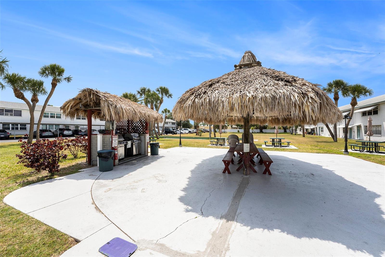 PARADISE SHORES - Residential