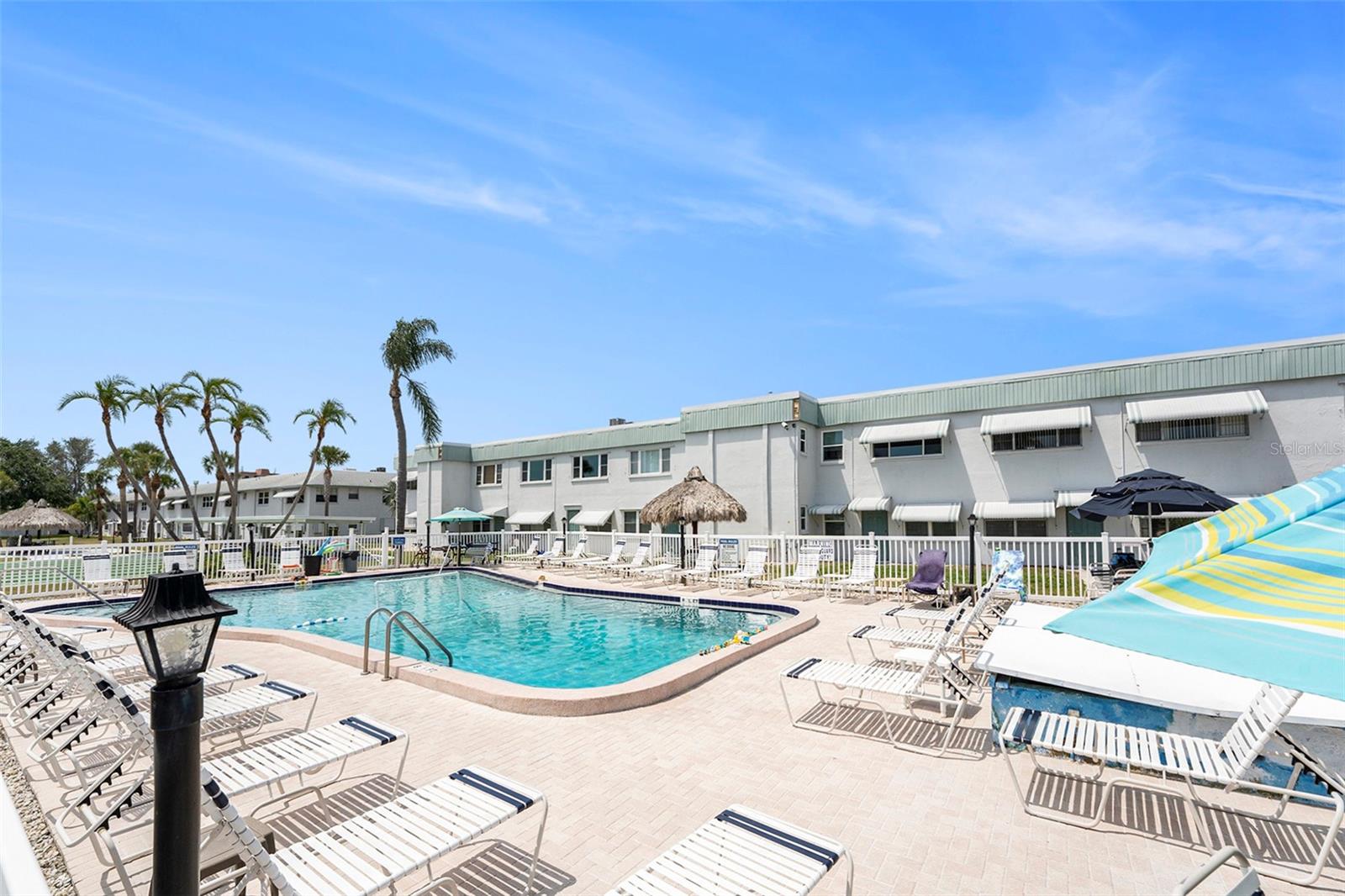 PARADISE SHORES - Residential