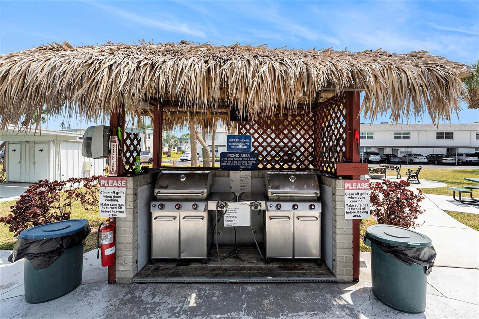 PARADISE SHORES - Residential