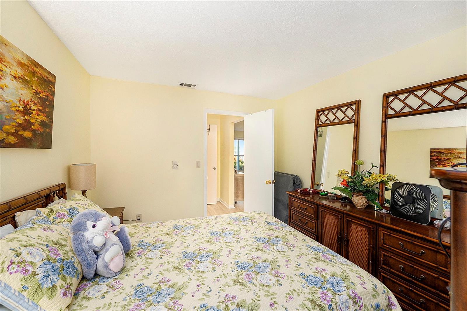 PARADISE SHORES - Residential