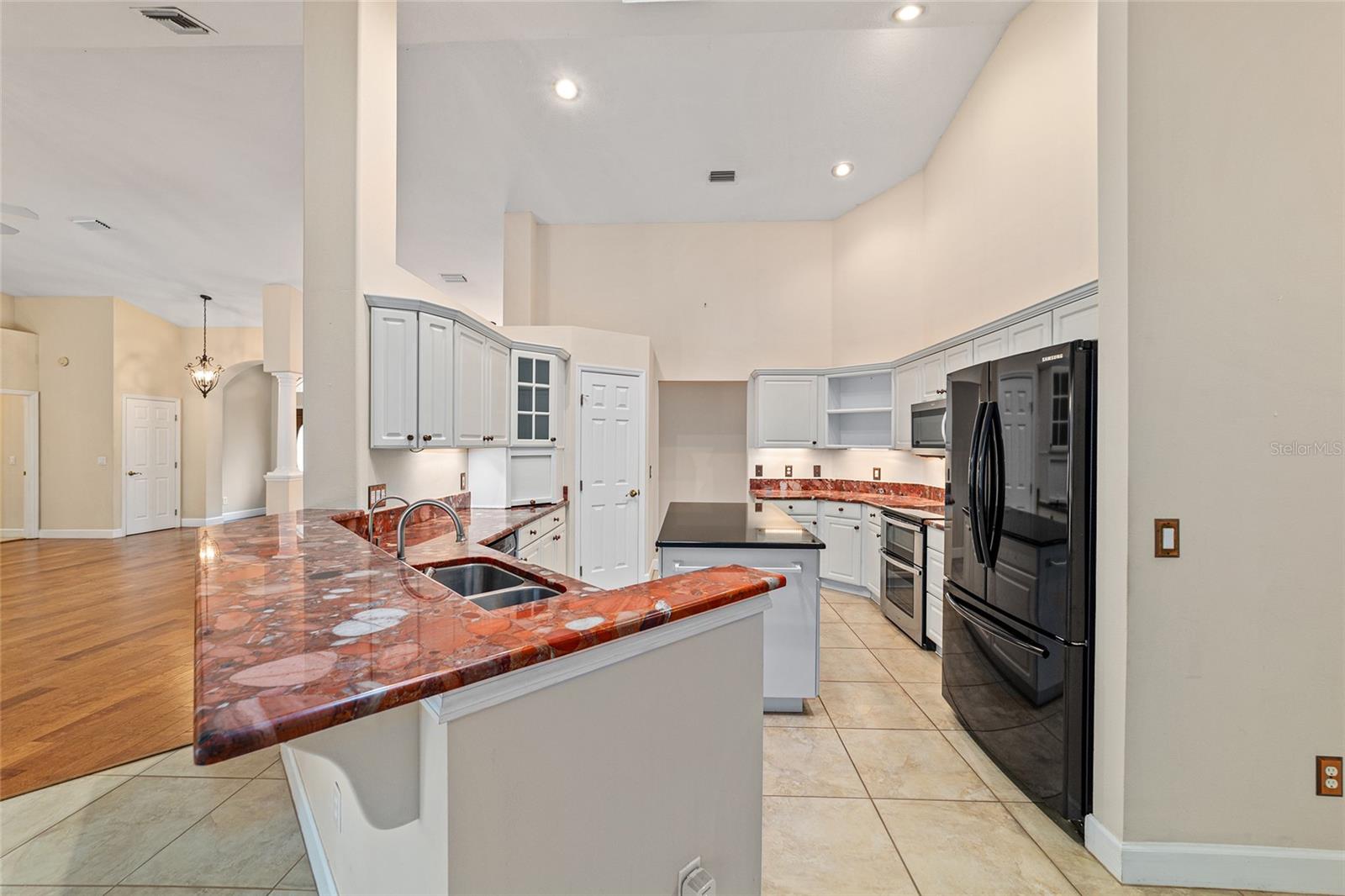 COUNTRY CLUB/OCALA UN 02 - Residential