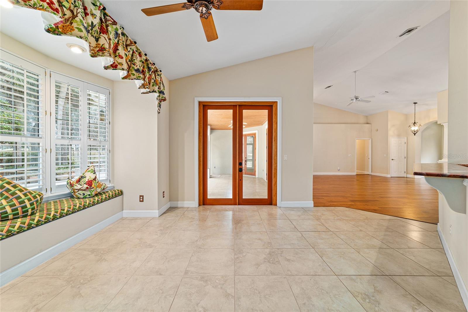 COUNTRY CLUB/OCALA UN 02 - Residential