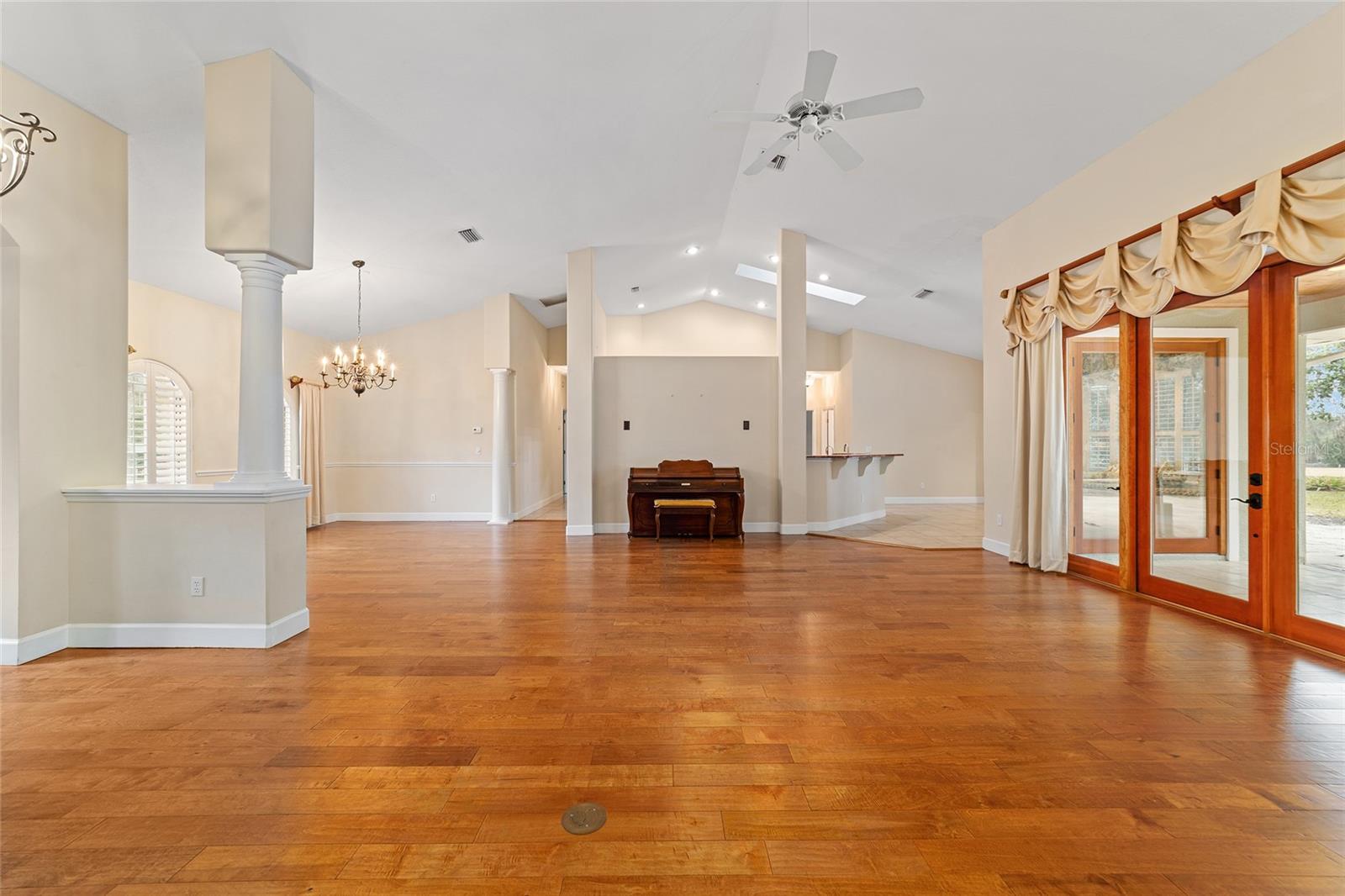 COUNTRY CLUB/OCALA UN 02 - Residential