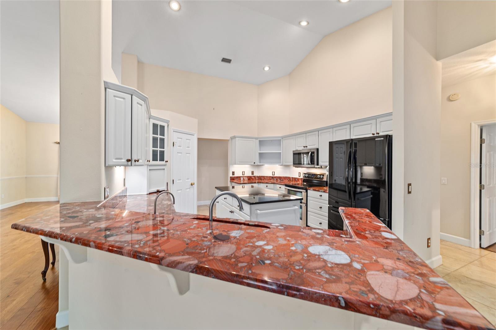 COUNTRY CLUB/OCALA UN 02 - Residential