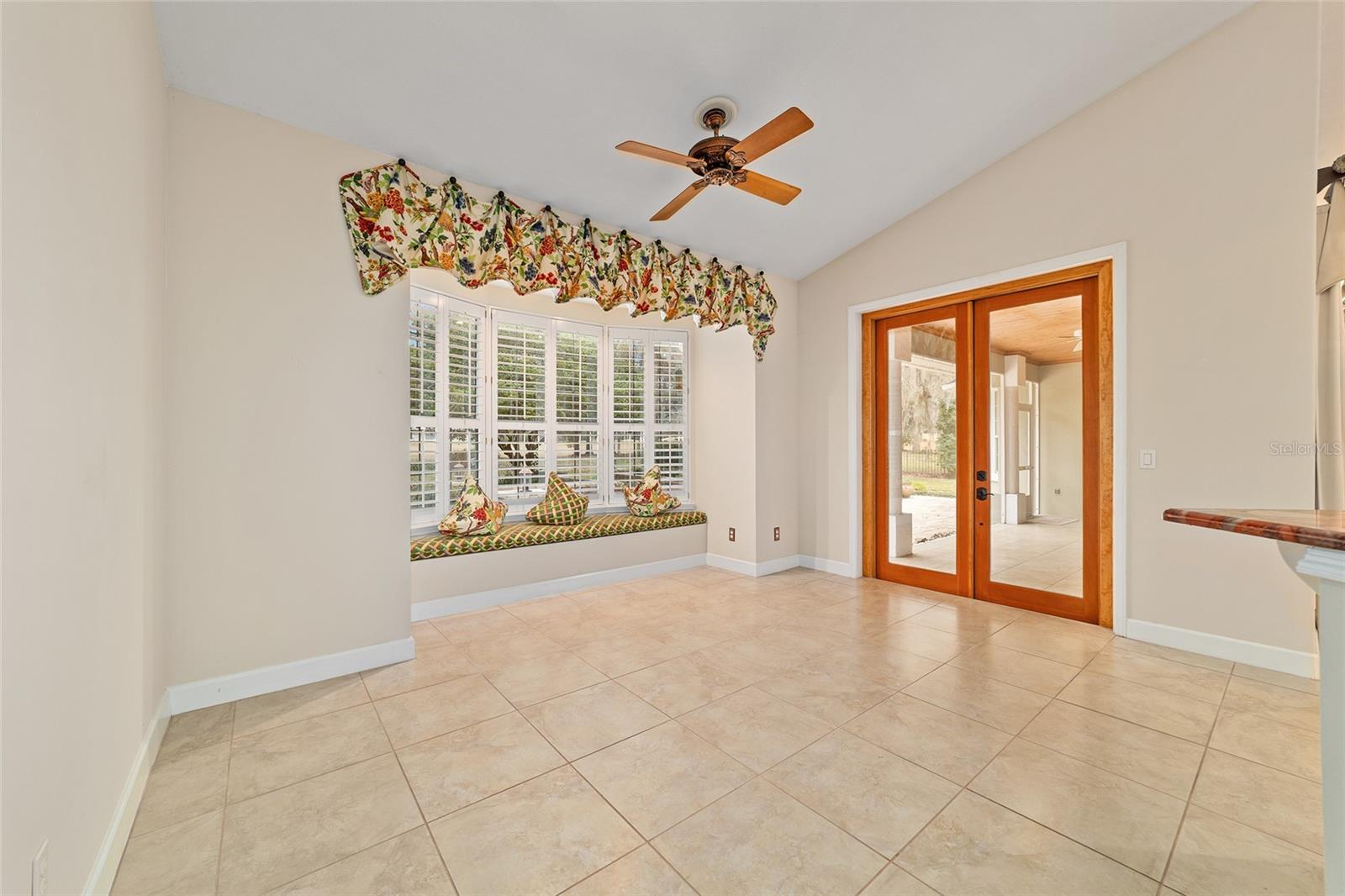 COUNTRY CLUB/OCALA UN 02 - Residential