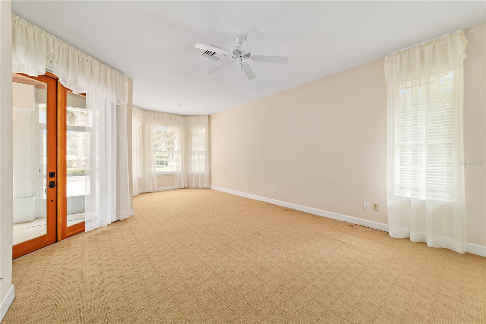 COUNTRY CLUB/OCALA UN 02 - Residential