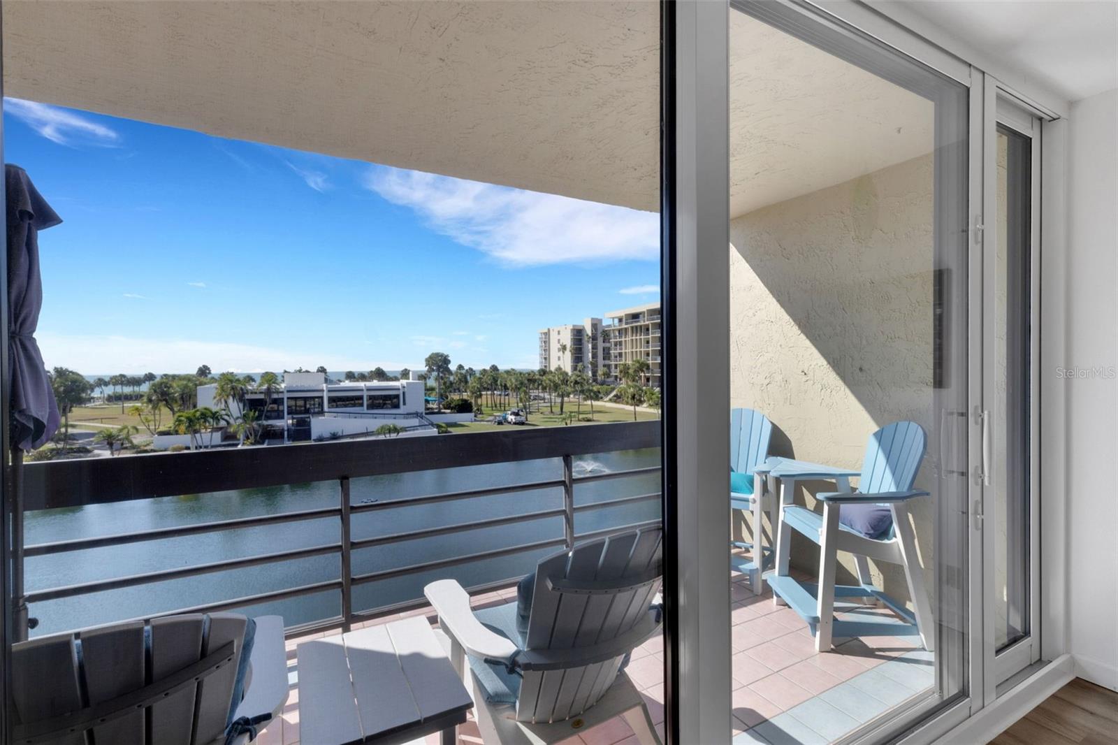 BEACHPLACE II - Residential