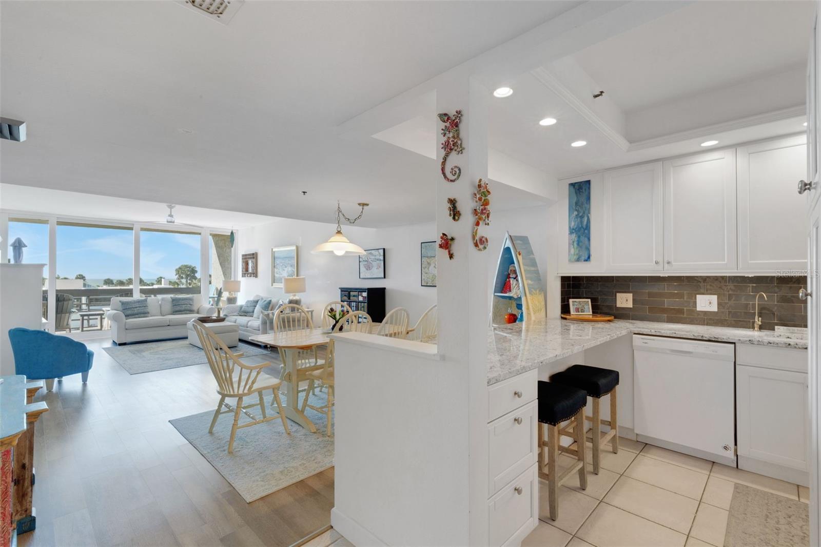 BEACHPLACE II - Residential