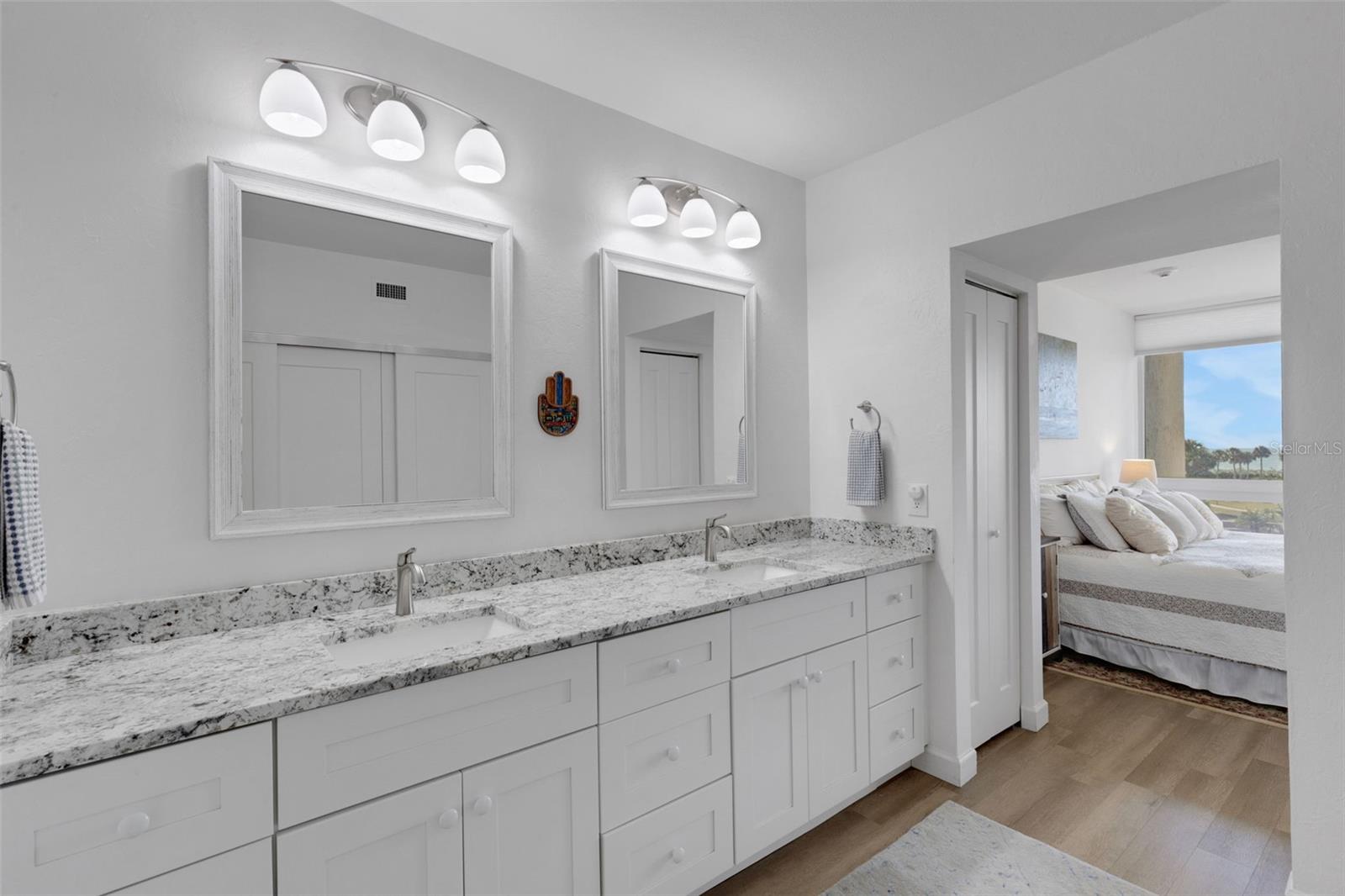 BEACHPLACE II - Residential