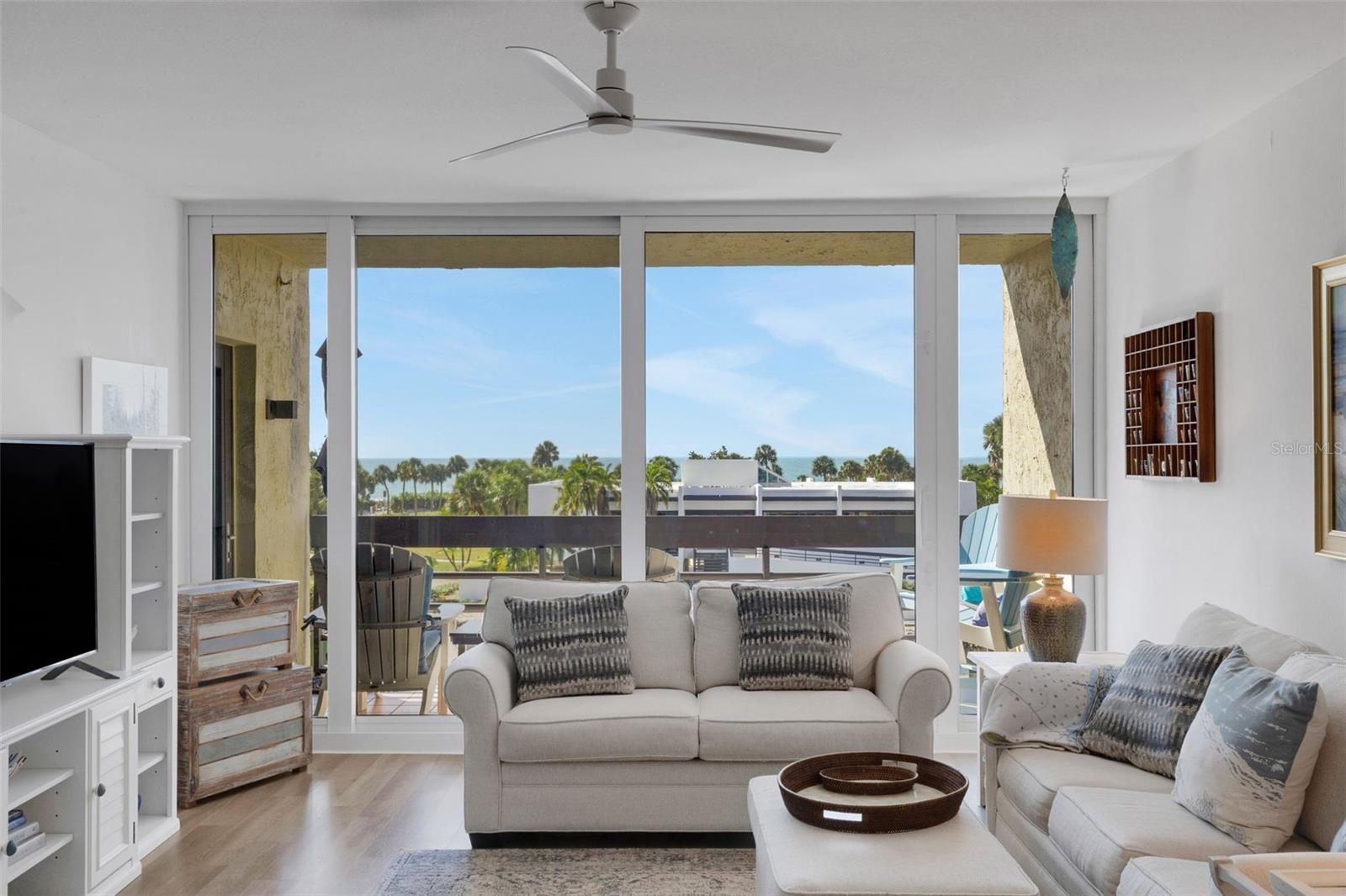 BEACHPLACE II - Residential