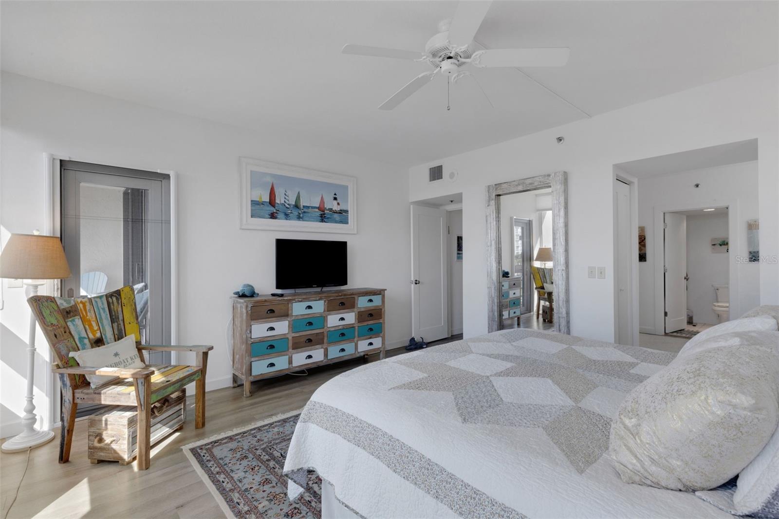 BEACHPLACE II - Residential