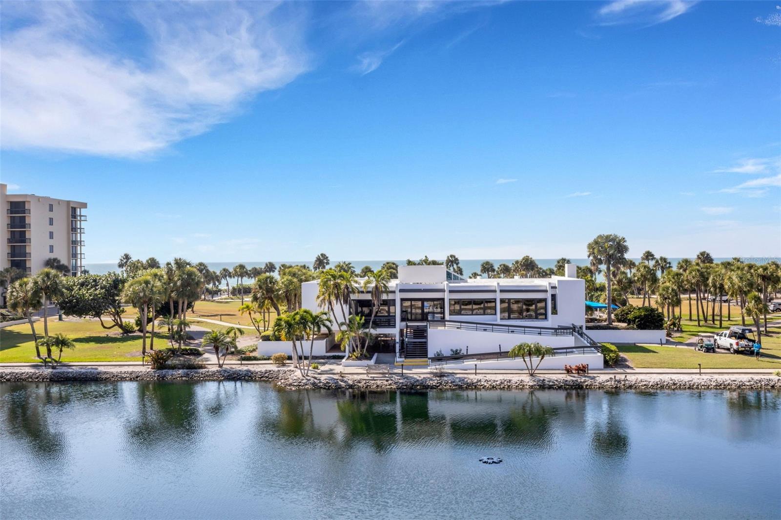 BEACHPLACE II - Residential