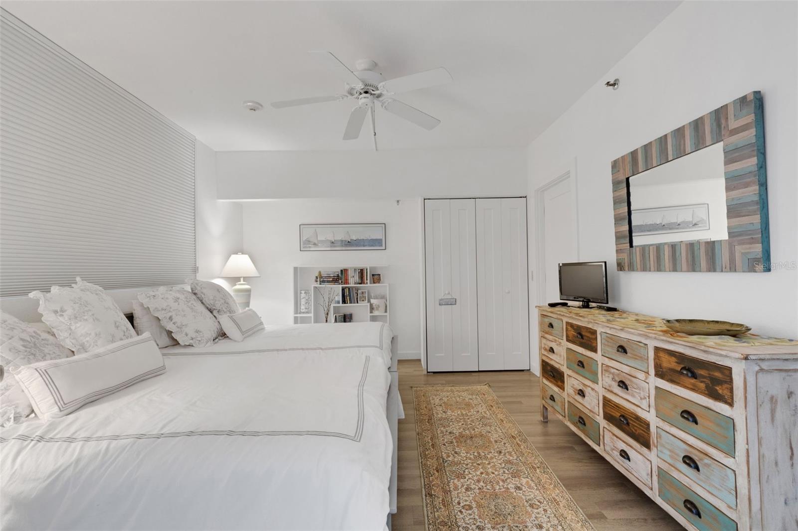 BEACHPLACE II - Residential