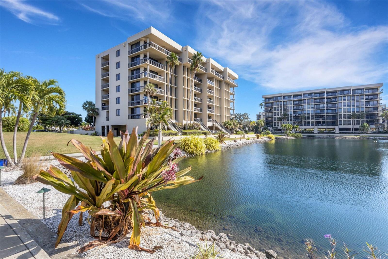 BEACHPLACE II - Residential