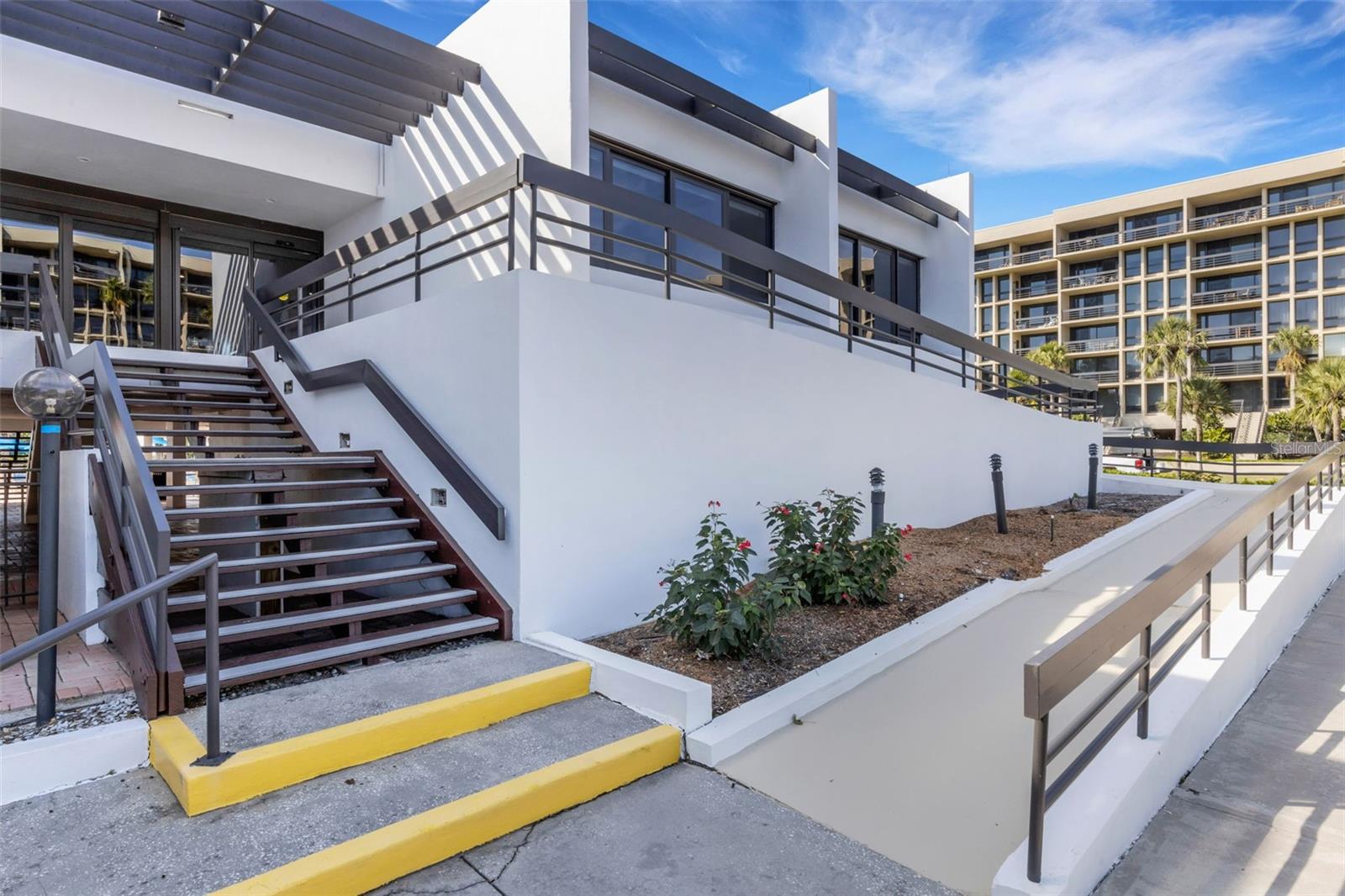 BEACHPLACE II - Residential