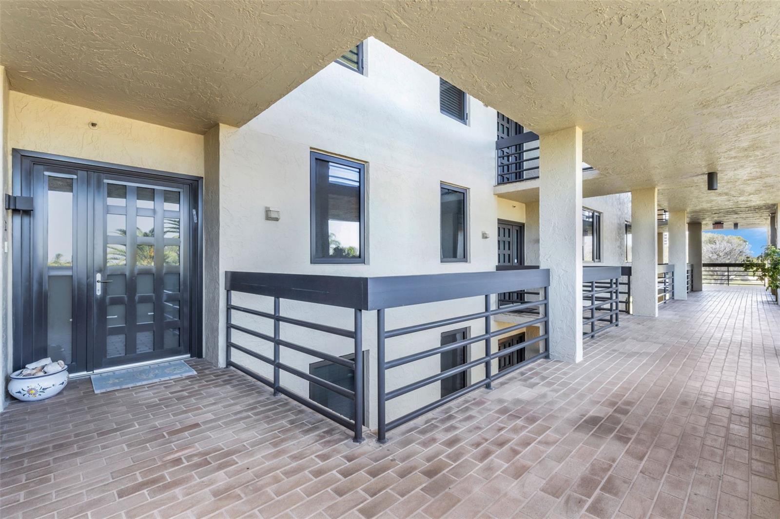 BEACHPLACE II - Residential