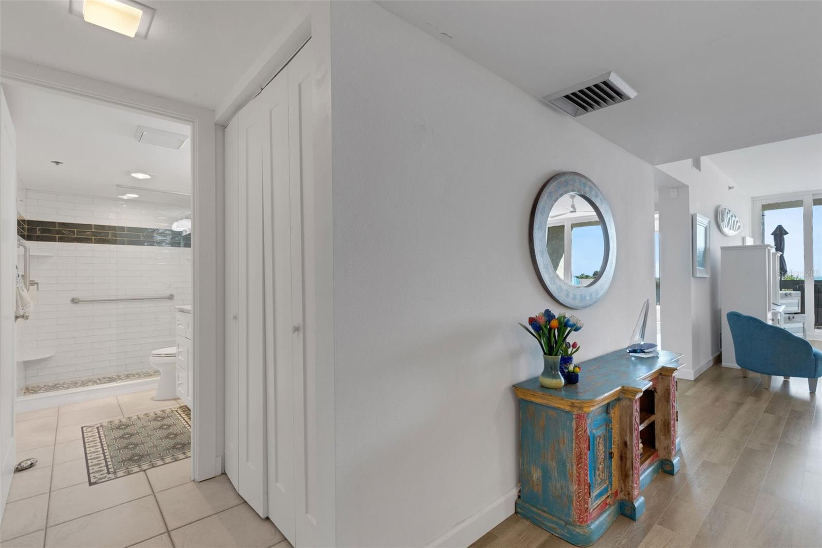 BEACHPLACE II - Residential