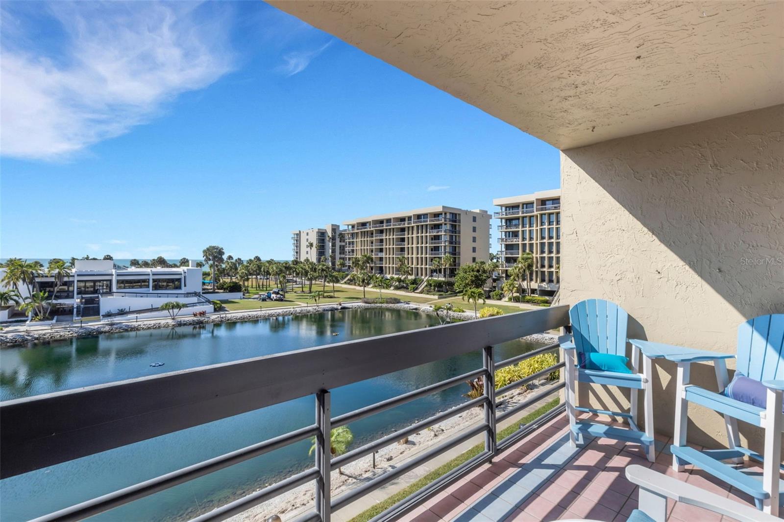 BEACHPLACE II - Residential