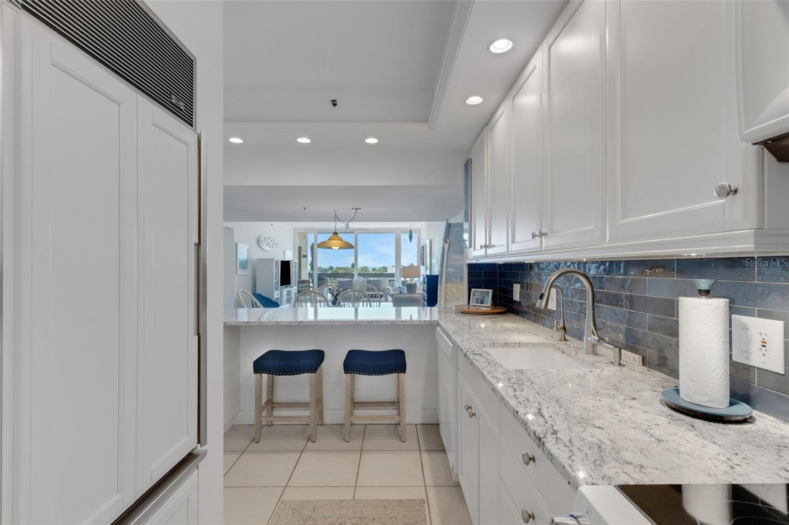 BEACHPLACE II - Residential