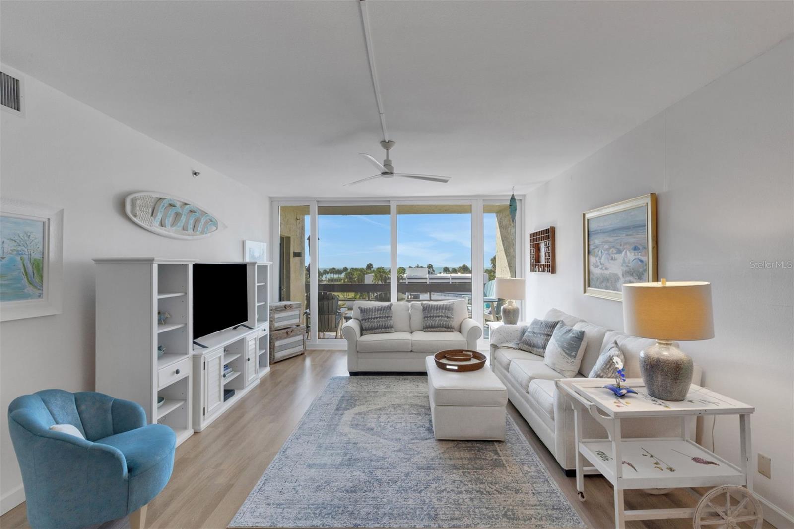 BEACHPLACE II - Residential