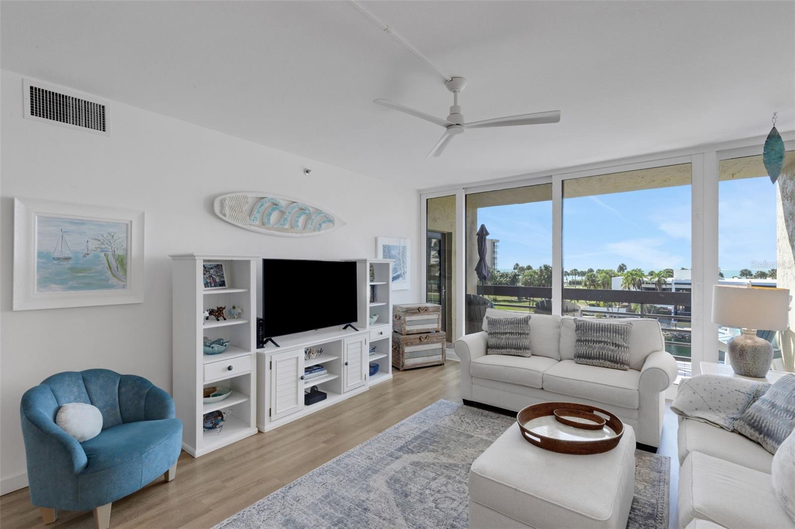 BEACHPLACE II - Residential