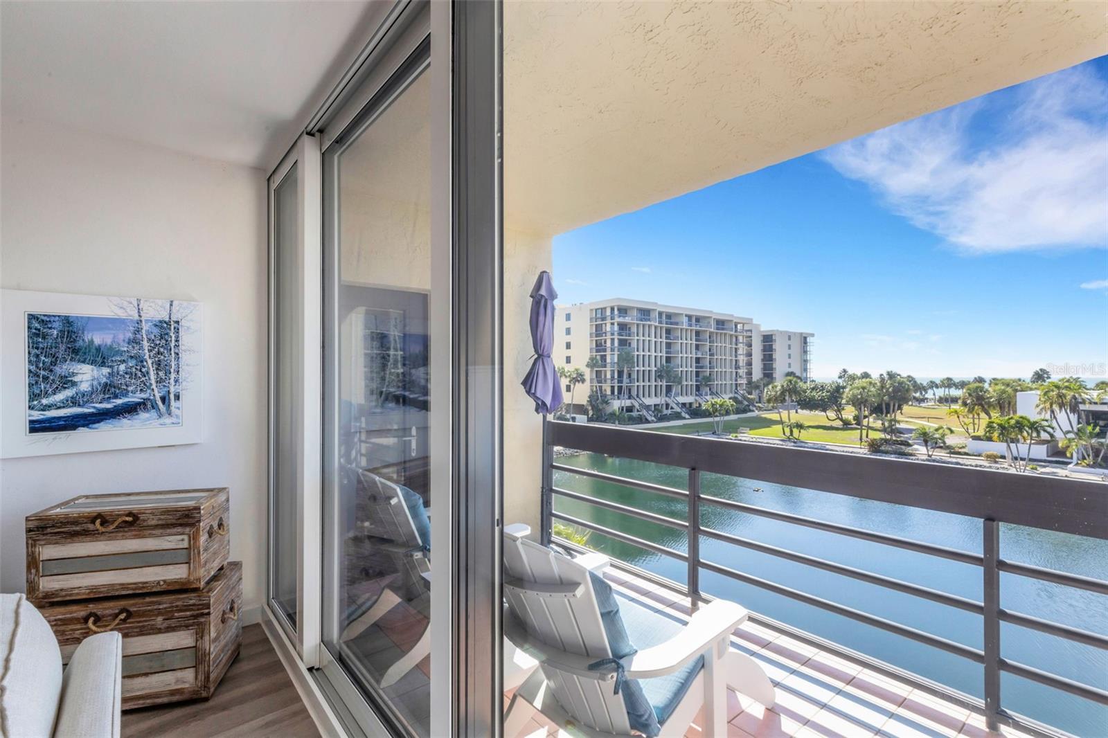 BEACHPLACE II - Residential