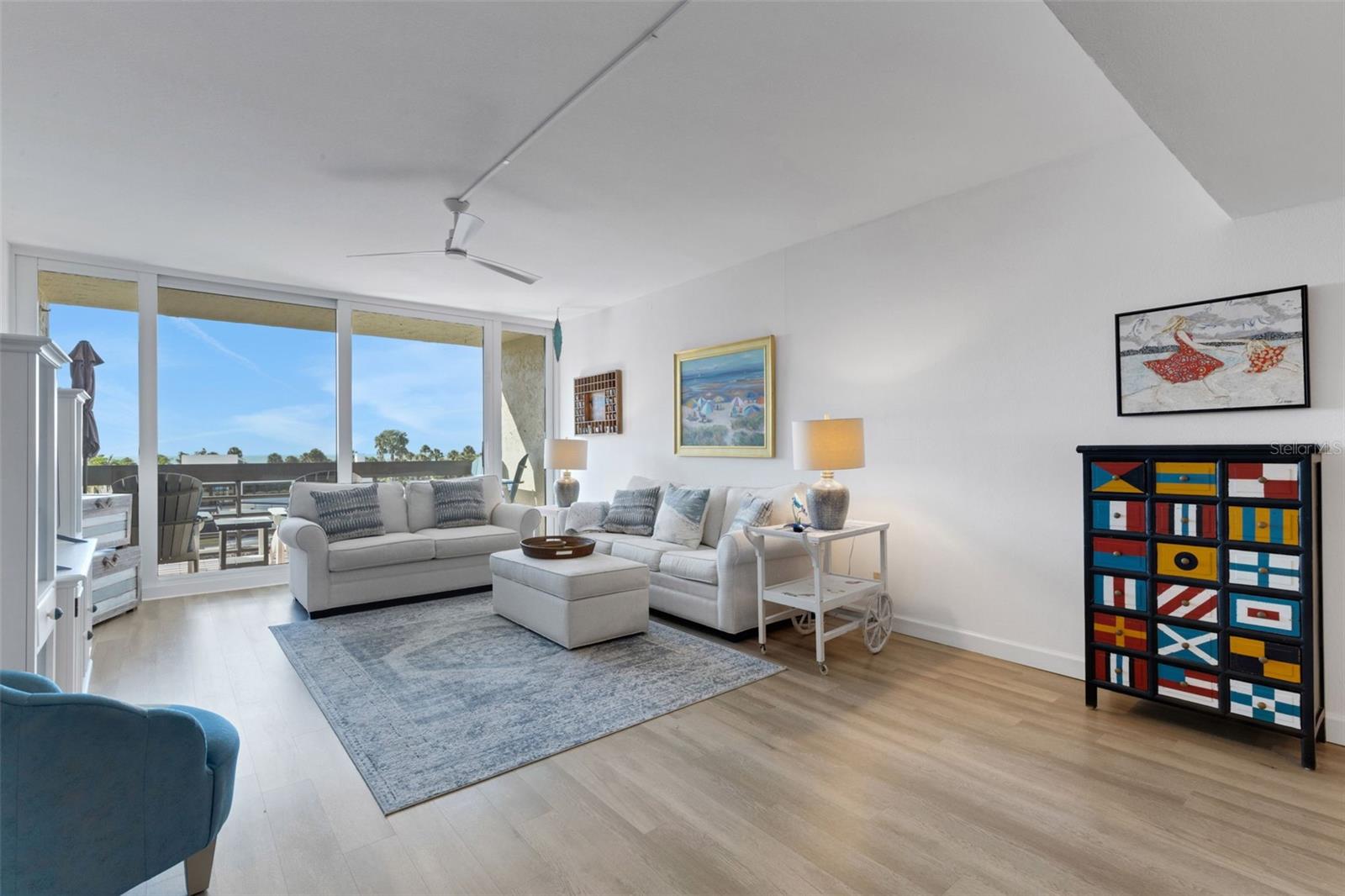 BEACHPLACE II - Residential