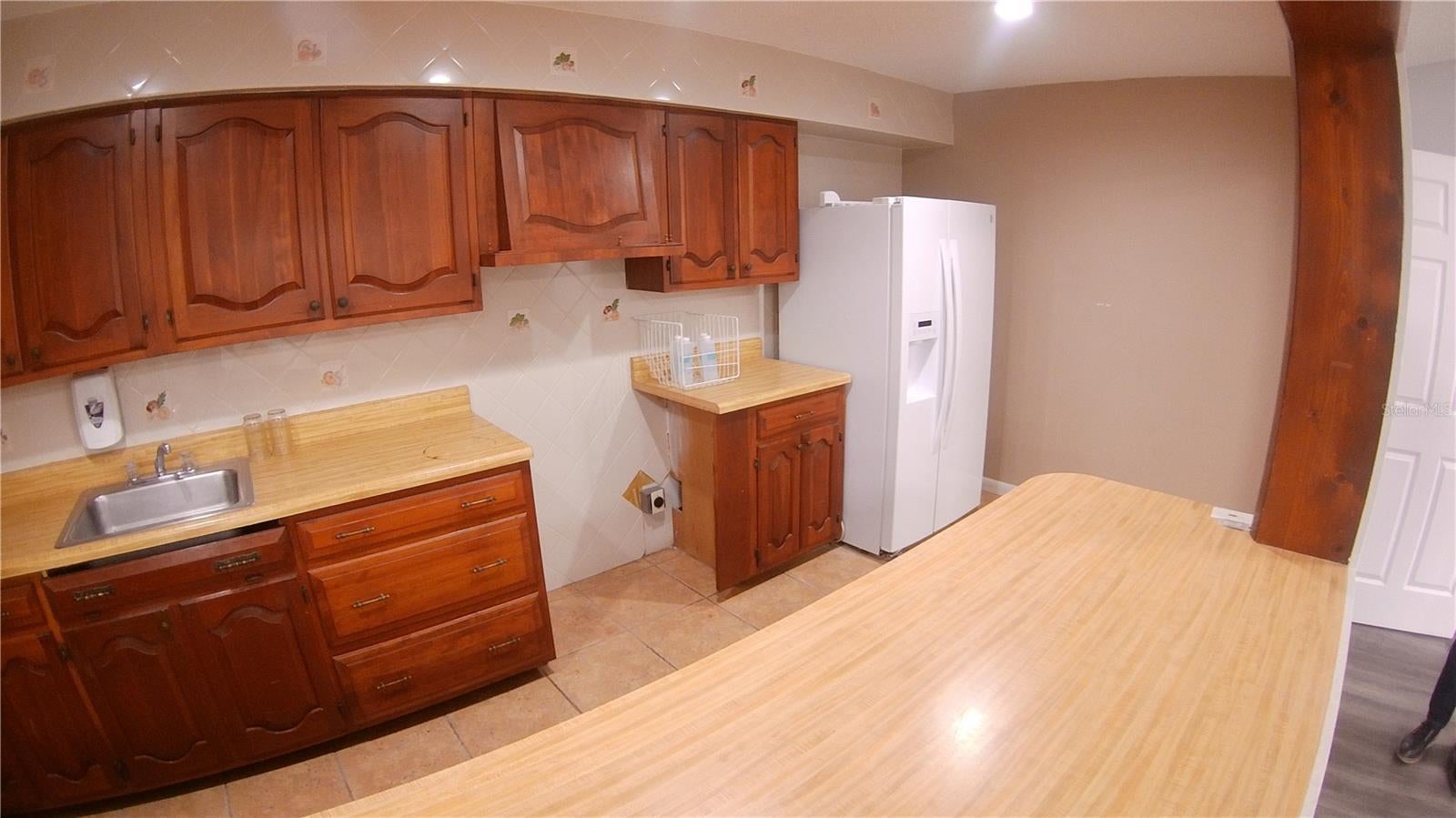 484 EMERALD ROAD