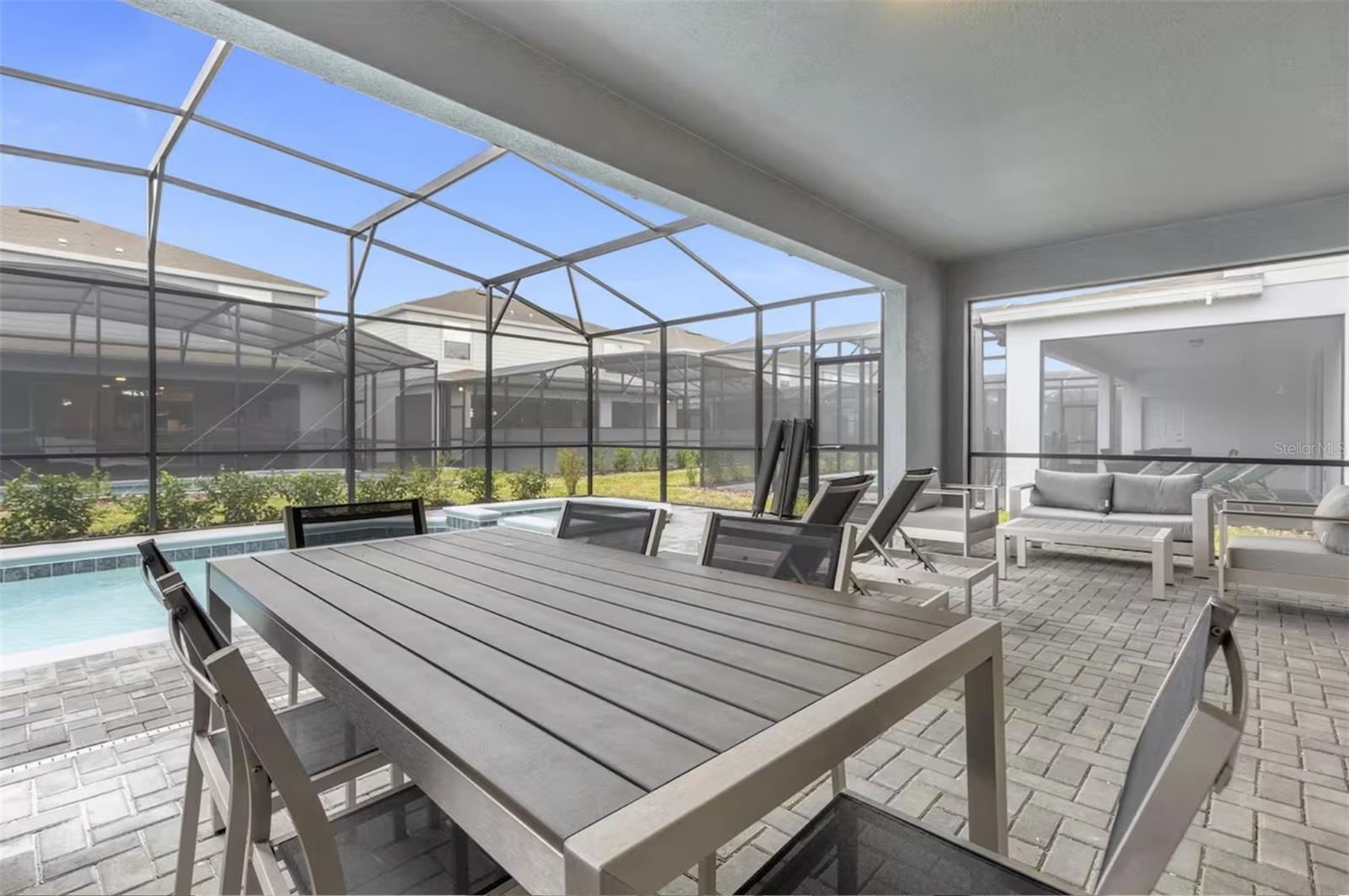 WINDSOR ISLAND RESIDENCE PH 3 - Residential