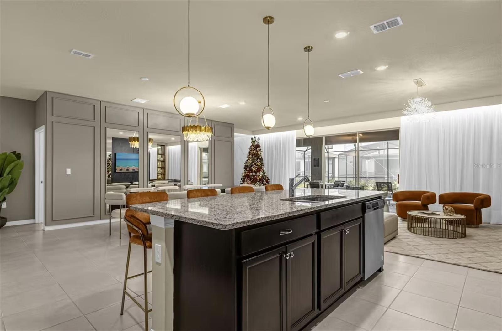 WINDSOR ISLAND RESIDENCE PH 3 - Residential